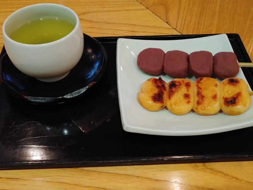 餡とお醤油の団子