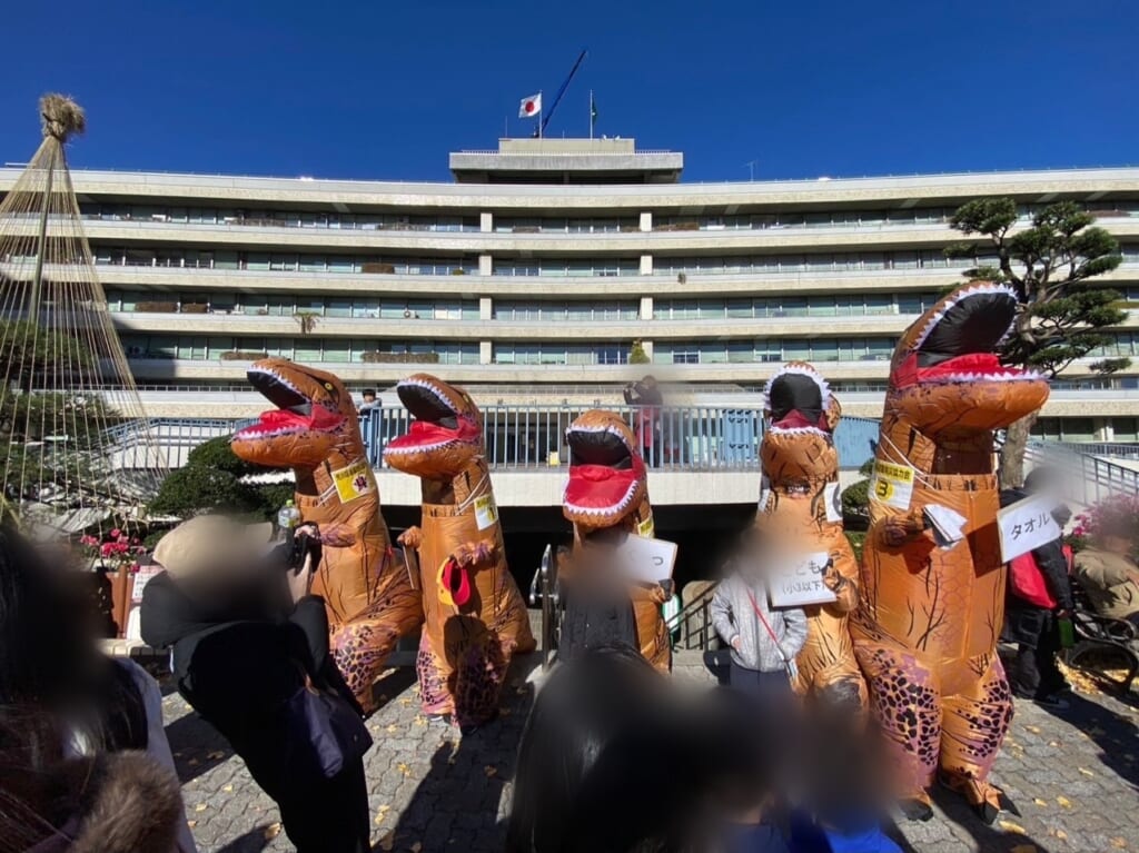 ティラノサウルスの借りものレース