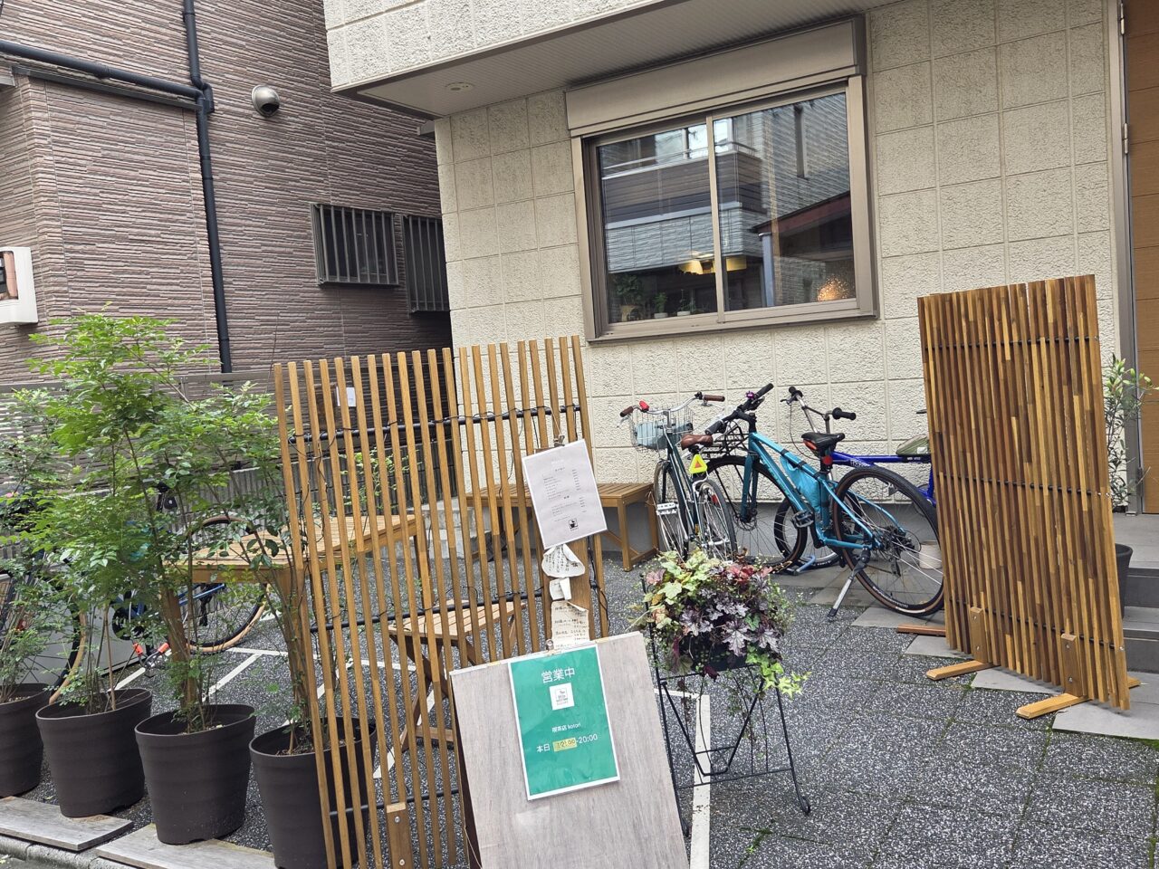 カフェ